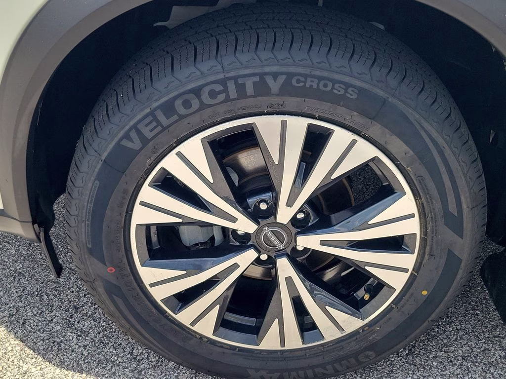 2023 Pearl White Tricoat Nissan Rogue SV FWD SUV