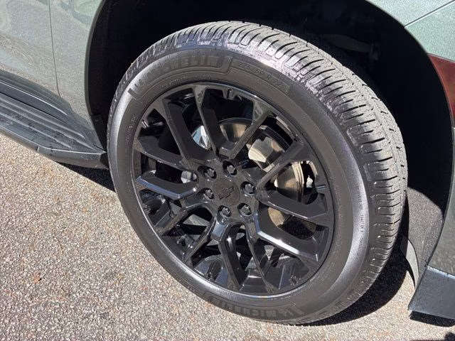 2023 Silver Sage Metallic Chevrolet Tahoe High Country 4X4 SUV