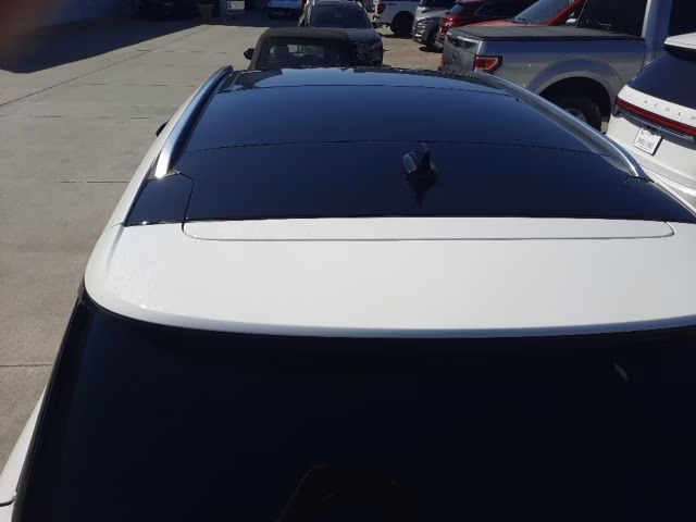 2021 White Lincoln Corsair Reserve FWD SUV
