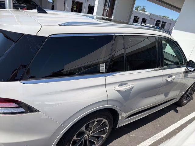 2023 Ceramic Pearl Metallic Tri-Coat Lincoln Aviator Plug-In Hybrid Grand Touring AWD SUV