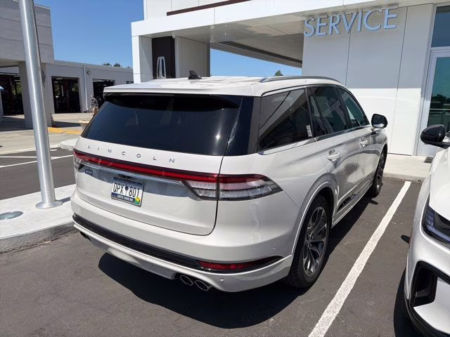 2023 Ceramic Pearl Metallic Tri-Coat Lincoln Aviator Plug-In Hybrid Grand Touring AWD SUV
