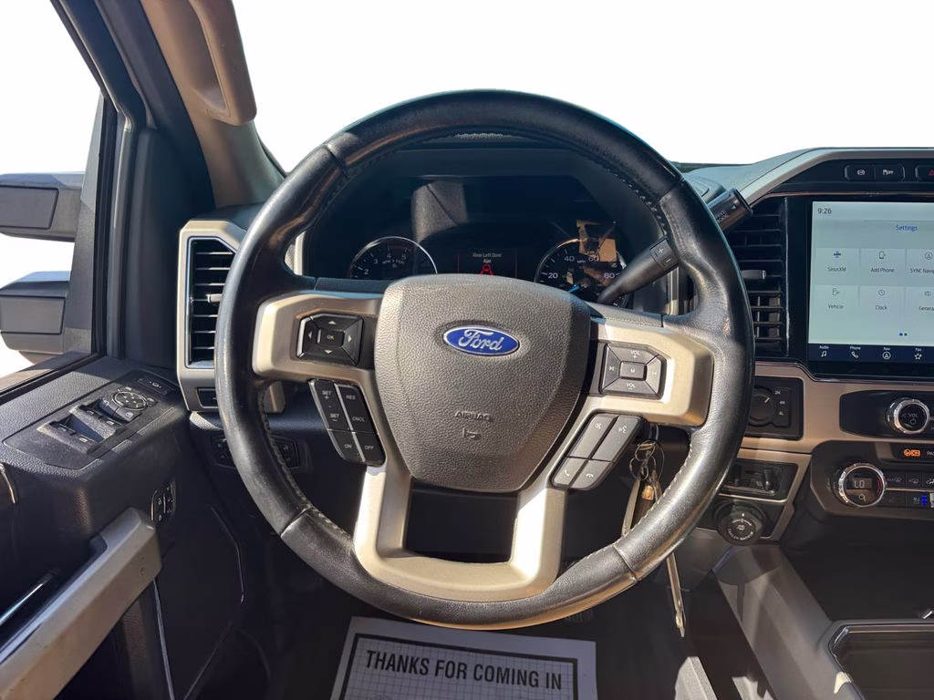 2022 Oxford White Ford Super Duty F-350 SRW Lariat 4X4 Truck