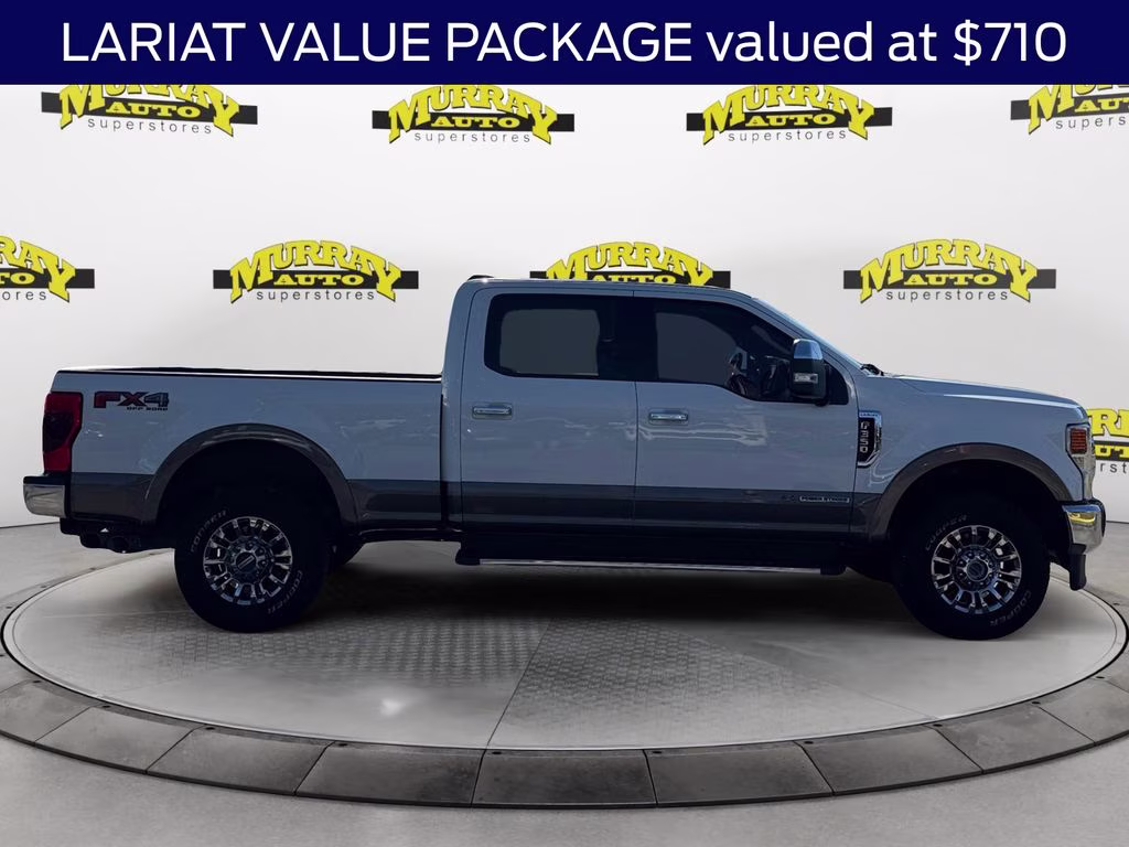 2022 Oxford White Ford Super Duty F-350 SRW Lariat 4X4 Truck