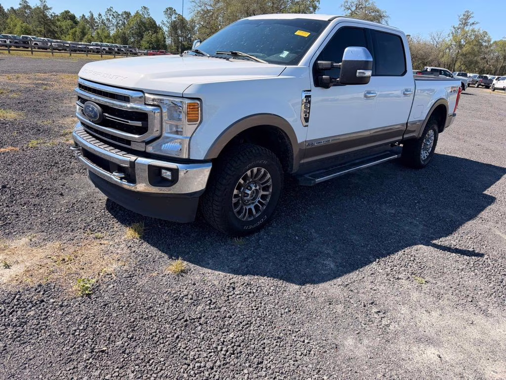 2022 White Ford Super Duty F-350 SRW Lariat 4X4 Truck