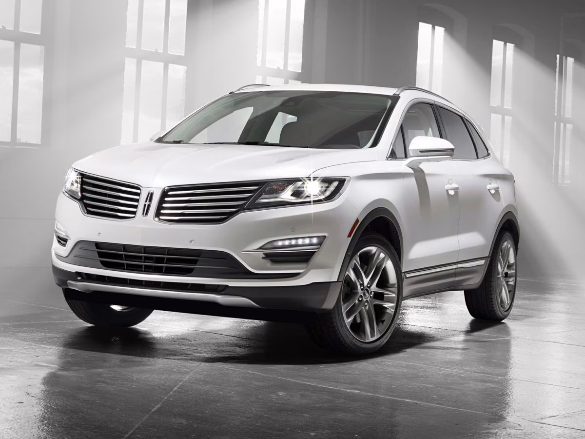 2018 Ivory Pearl Lincoln MKC Premiere FWD SUV