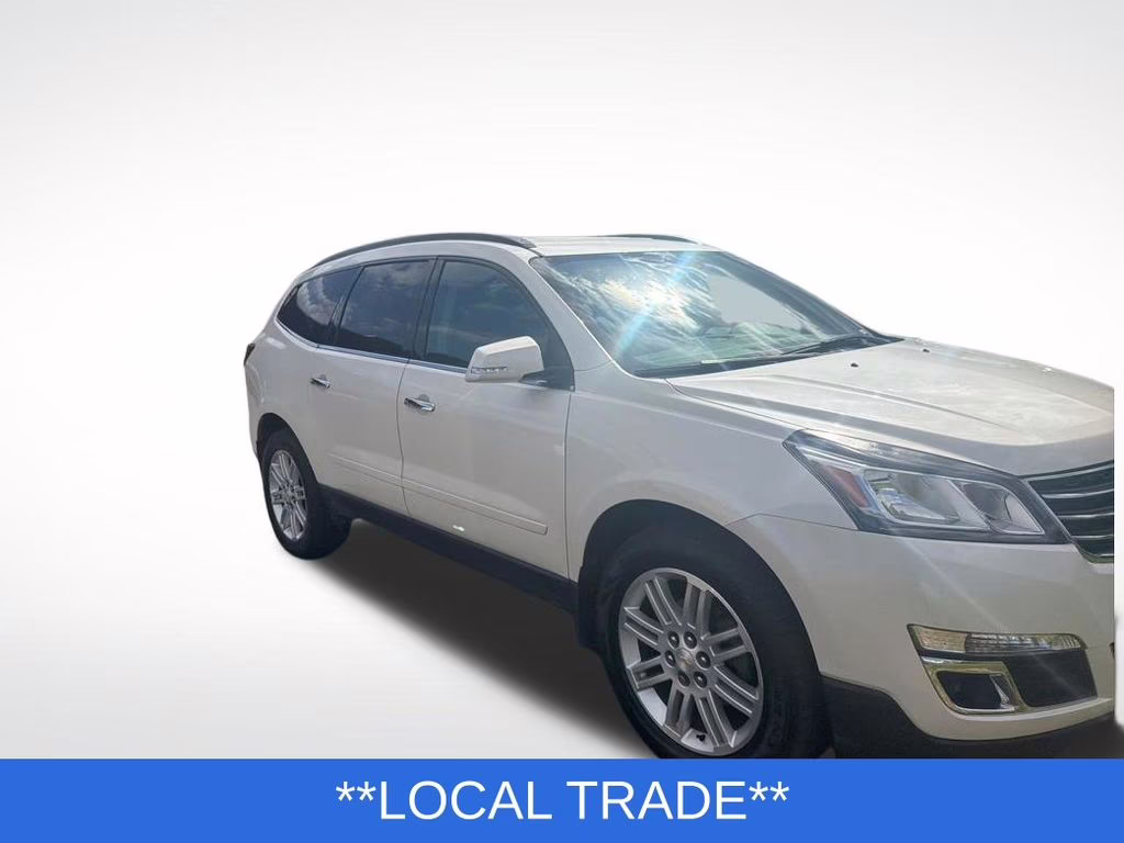 2015 White Diamond Clearcoat Chevrolet Traverse LT FWD SUV