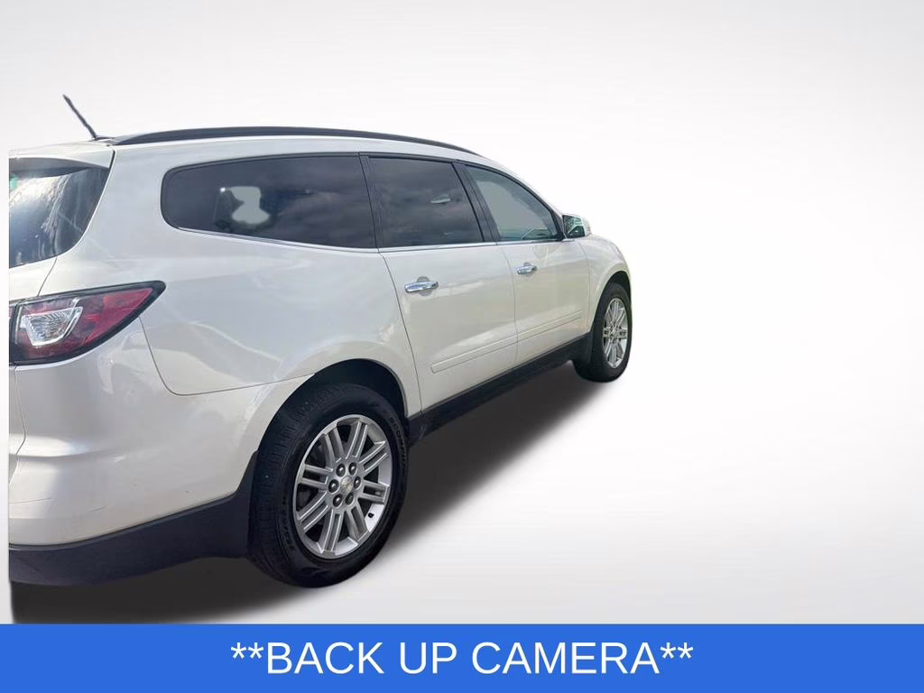 2015 White Diamond Clearcoat Chevrolet Traverse LT FWD SUV
