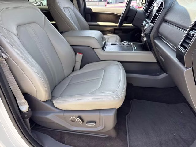 2021 White Metallic Ford Expedition Limited RWD SUV