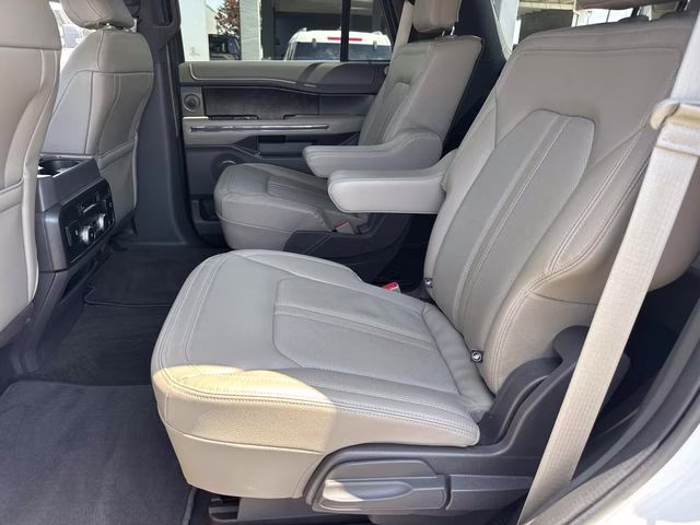 2021 White Metallic Ford Expedition Limited RWD SUV