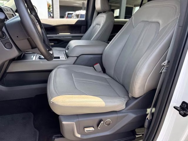 2021 White Metallic Ford Expedition Limited RWD SUV