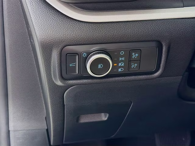 2023 White Metallic Ford Explorer XLT RWD SUV