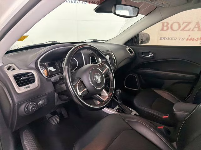 2020 White Clearcoat Jeep Compass Latitude FWD SUV