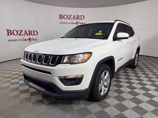 2020 White Clearcoat Jeep Compass Latitude FWD SUV