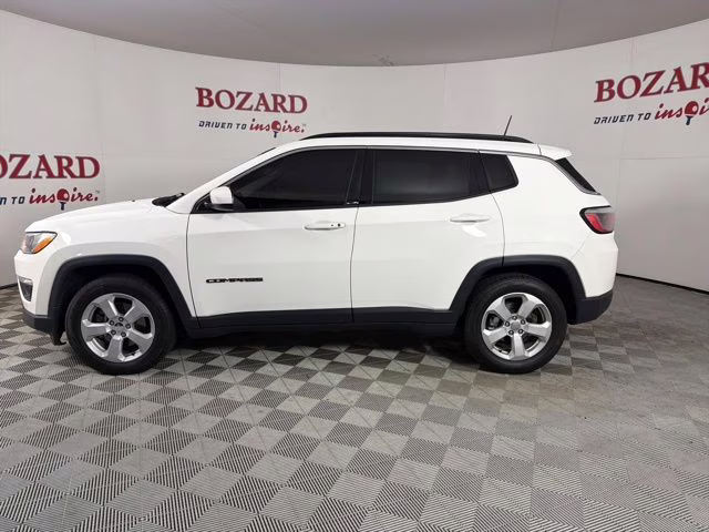 2020 White Clearcoat Jeep Compass Latitude FWD SUV