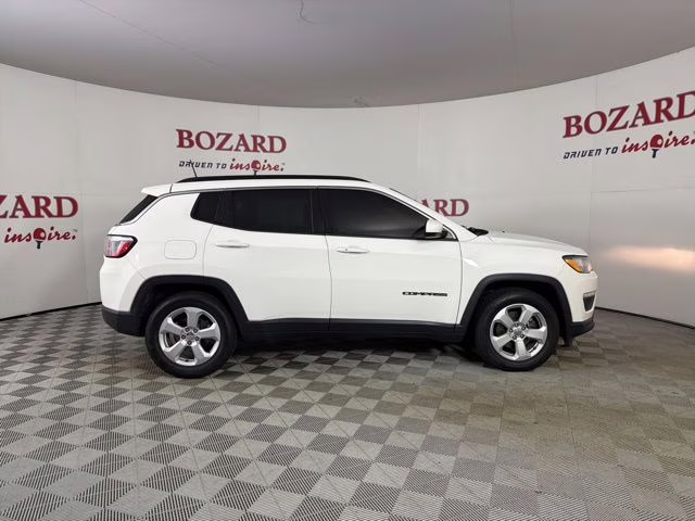 2020 White Clearcoat Jeep Compass Latitude FWD SUV