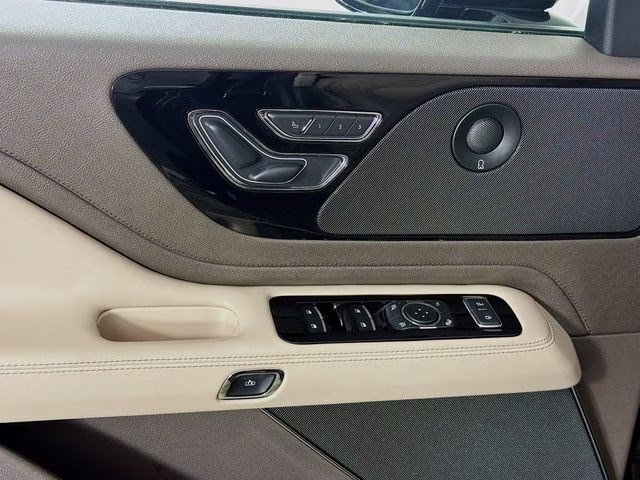 2024 Black Metallic Lincoln Aviator Reserve RWD SUV