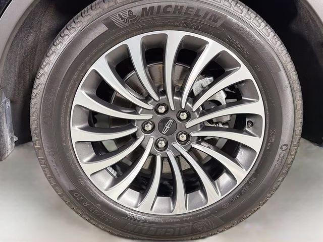 2024 Black Metallic Lincoln Aviator Reserve RWD SUV