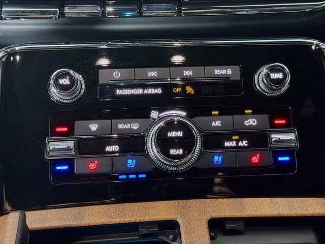 2022 Black Metallic Lincoln Navigator Black Label 4X4 SUV