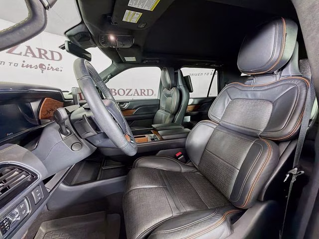 2022 Black Metallic Lincoln Navigator Black Label 4X4 SUV