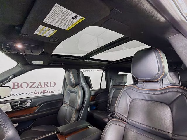 2022 Black Metallic Lincoln Navigator Black Label 4X4 SUV