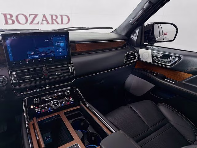 2022 Black Metallic Lincoln Navigator Black Label 4X4 SUV