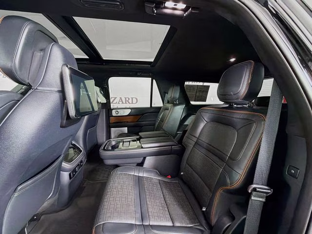 2022 Black Metallic Lincoln Navigator Black Label 4X4 SUV