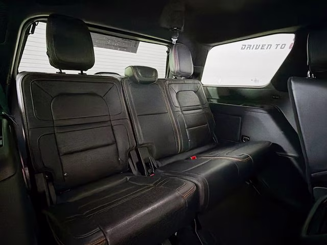 2022 Black Metallic Lincoln Navigator Black Label 4X4 SUV
