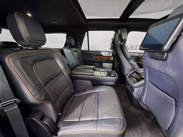 2022 Black Metallic Lincoln Navigator Black Label 4X4 SUV