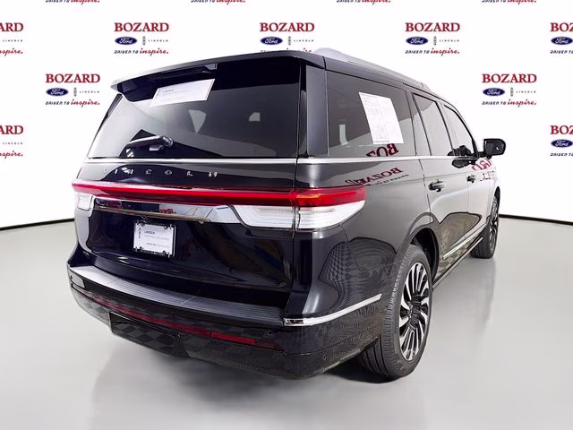 2022 Black Metallic Lincoln Navigator Black Label 4X4 SUV