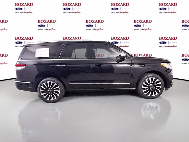 2022 Black Metallic Lincoln Navigator Black Label 4X4 SUV