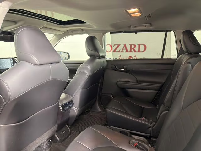 2021 Blueprint Toyota Highlander XLE AWD SUV