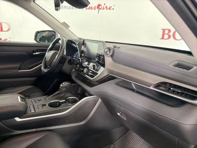 2021 Blueprint Toyota Highlander XLE AWD SUV