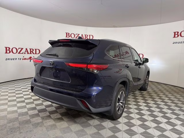 2021 Blueprint Toyota Highlander XLE AWD SUV