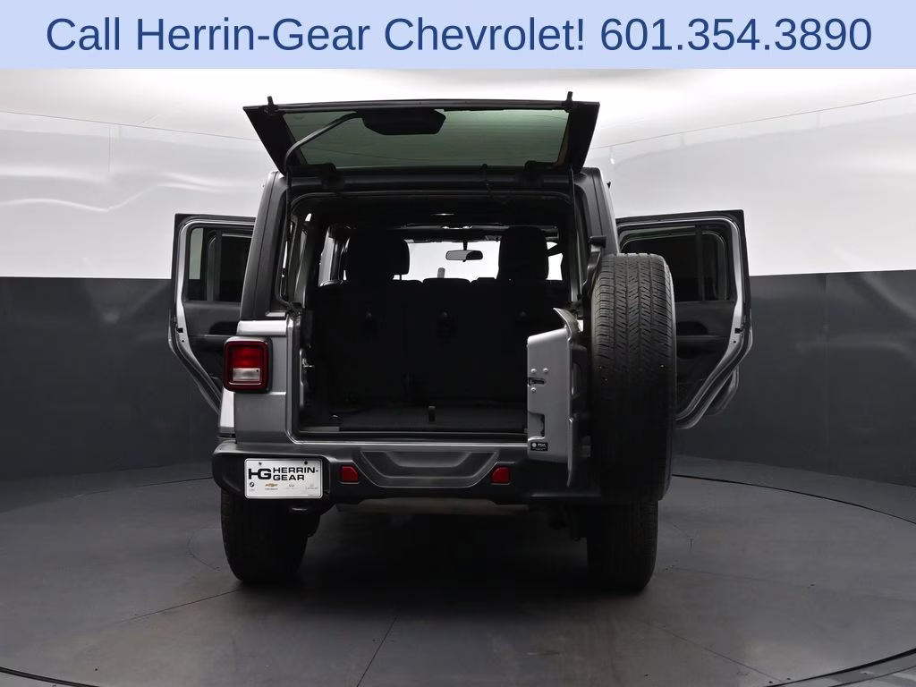 2021 Billet Silver Metallic Jeep Wrangler Unlimited Sahara 4X4 SUV