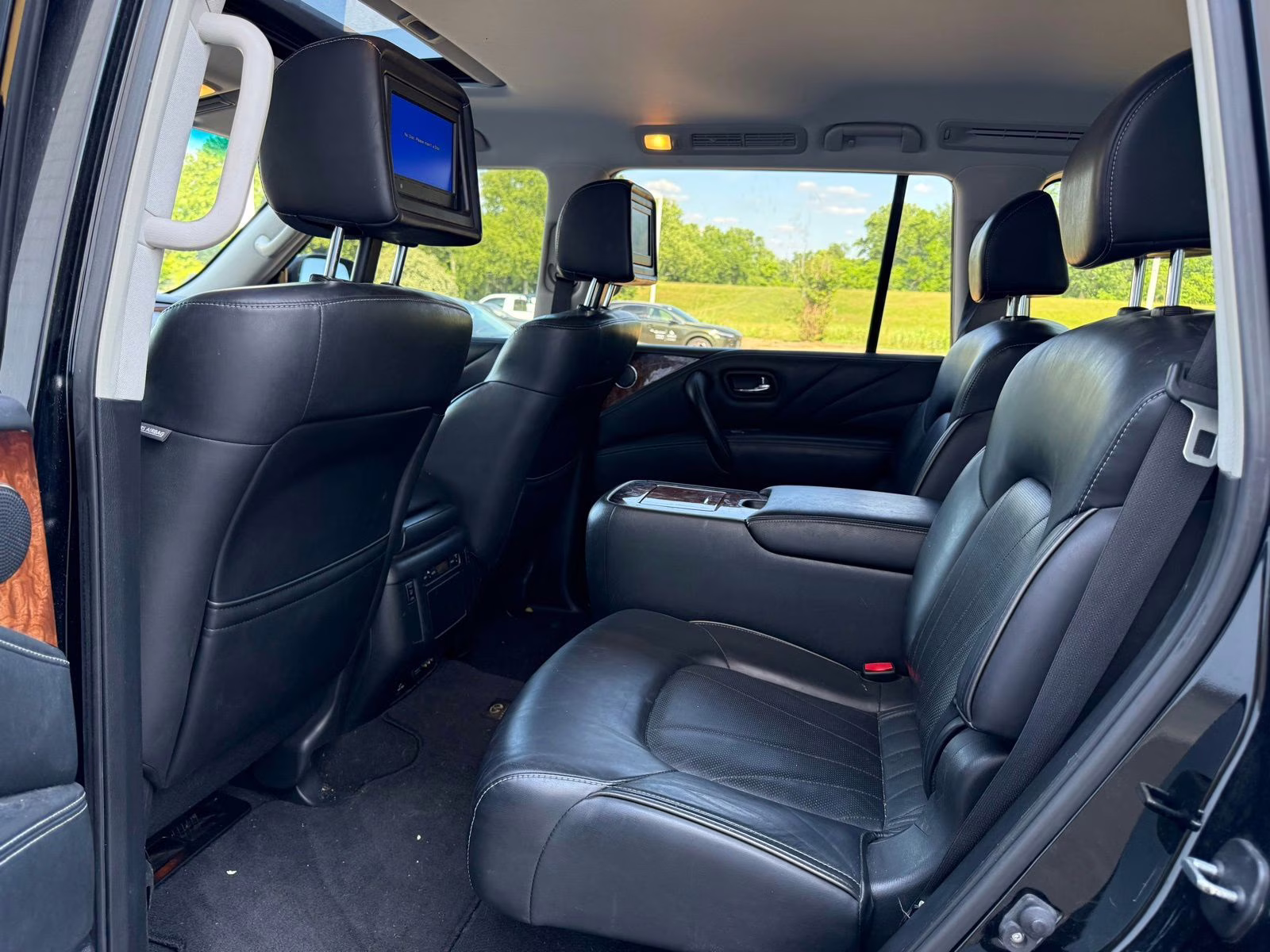 2016 Black Obsidian INFINITI QX80 Deluxe RWD SUV