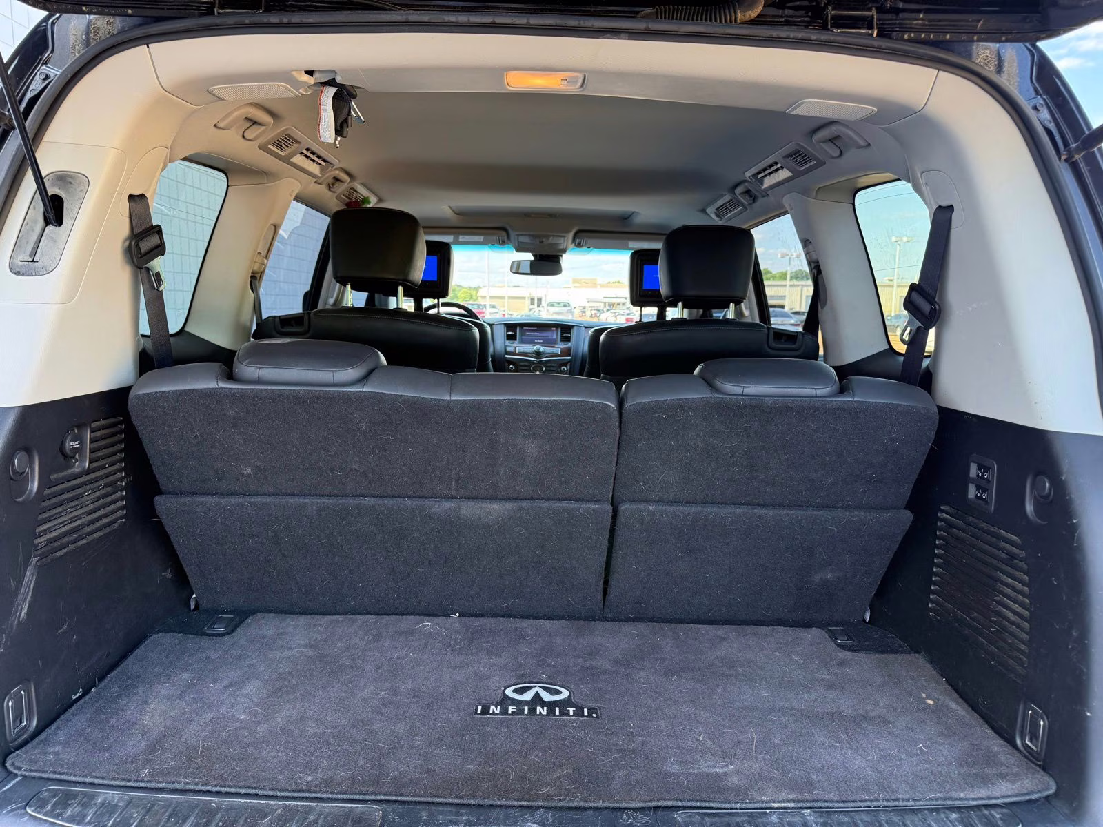 2016 Black Obsidian INFINITI QX80 Deluxe RWD SUV
