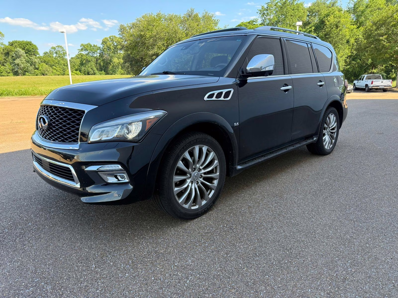 2016 Black Obsidian INFINITI QX80 Deluxe RWD SUV