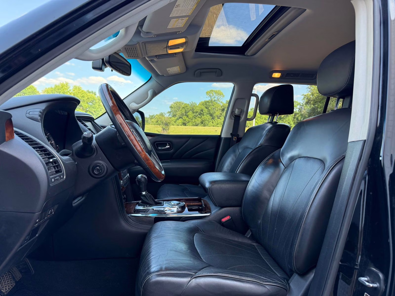 2016 Black Obsidian INFINITI QX80 Deluxe RWD SUV