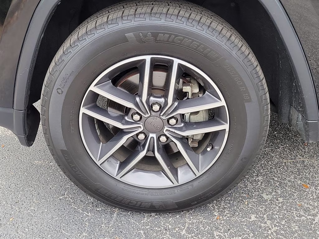 2019 Diamond Black Crystal Pearlcoat Jeep Grand Cherokee Limited 4X4 SUV