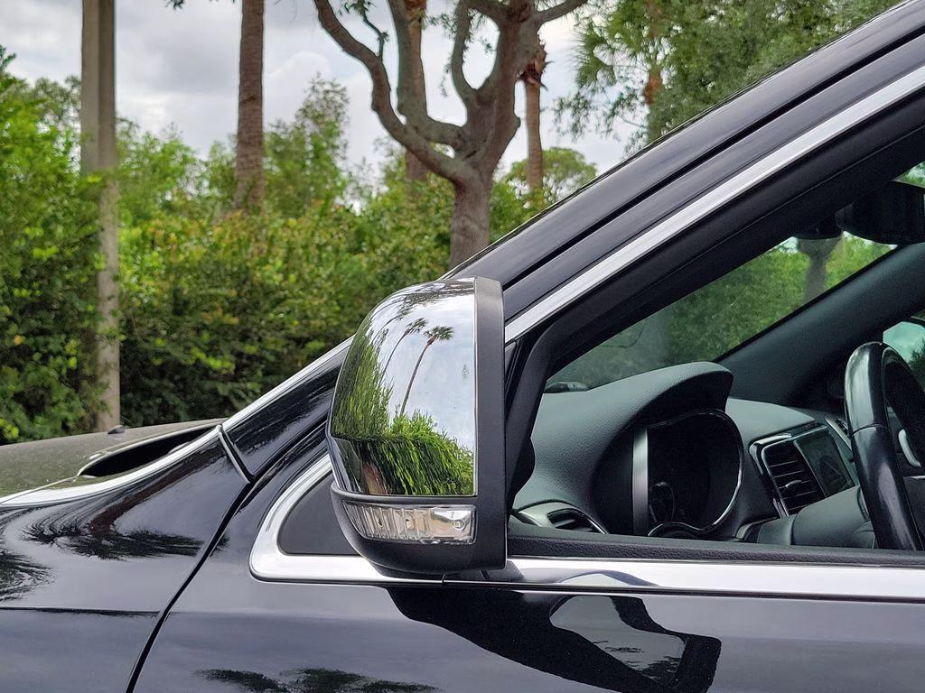 2019 Diamond Black Crystal Pearlcoat Jeep Grand Cherokee Limited 4X4 SUV