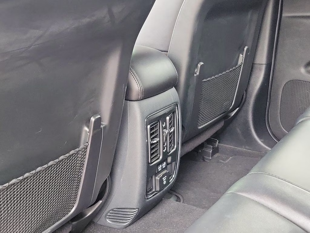 2019 Diamond Black Crystal Pearlcoat Jeep Grand Cherokee Limited 4X4 SUV