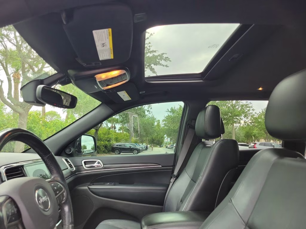 2019 Diamond Black Crystal Pearlcoat Jeep Grand Cherokee Limited 4X4 SUV