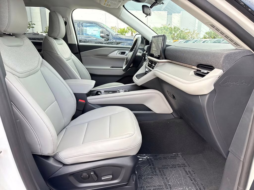 2026 Ford Explorer Active RWD SUV