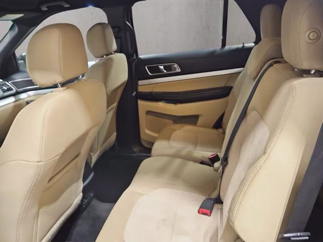 2016 Ingot Silver Metallic Ford Explorer XLT 4X4 SUV