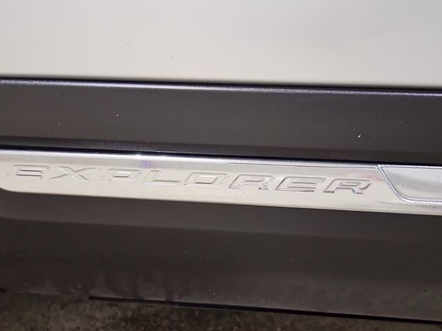2016 Ingot Silver Metallic Ford Explorer XLT 4X4 SUV