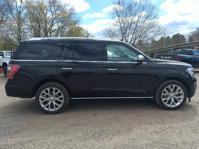 2019 Agate Black Metallic Ford Expedition Platinum 4X4 SUV