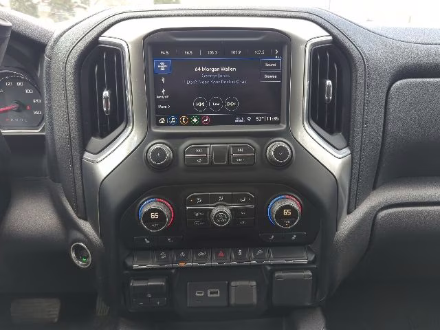 2019 Silver Ice Metallic Chevrolet Silverado 1500 LT Trail Boss 4X4 Truck