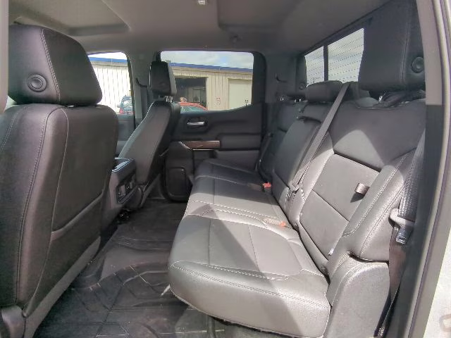 2019 Silver Ice Metallic Chevrolet Silverado 1500 LT Trail Boss 4X4 Truck