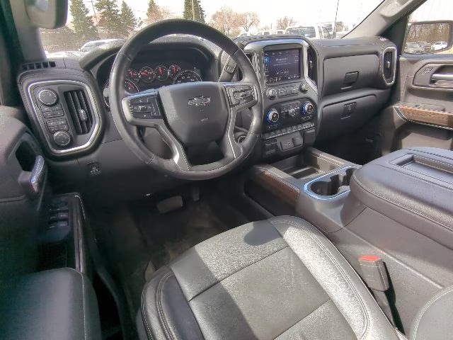 2019 Silver Ice Metallic Chevrolet Silverado 1500 LT Trail Boss 4X4 Truck