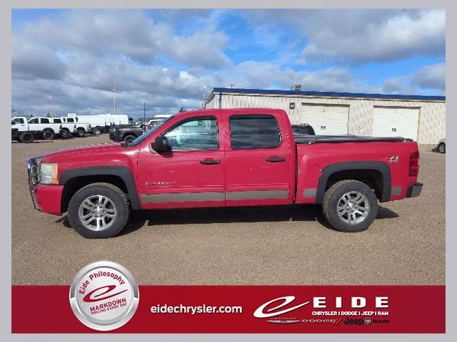 2010 Victory Red Chevrolet Silverado 1500 LT 4X4 Truck